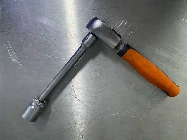 Bahco SL25 with extension bar and 13mm socket